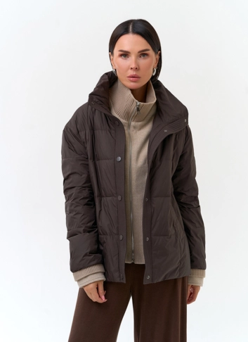 Женская куртка с воротником стойкой