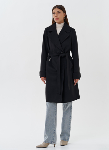 Женское пальто с английским воротником