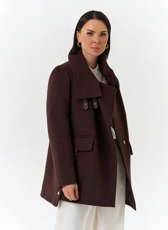 Женское укороченное пальто с воротником стойкой