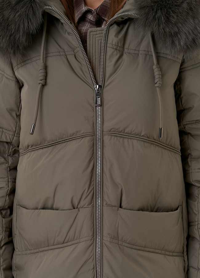 Женский пуховик с капюшоном из меха песца модель № 31698 универмаг малина