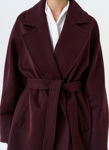 Женское укороченное пальто с английским воротником фото
