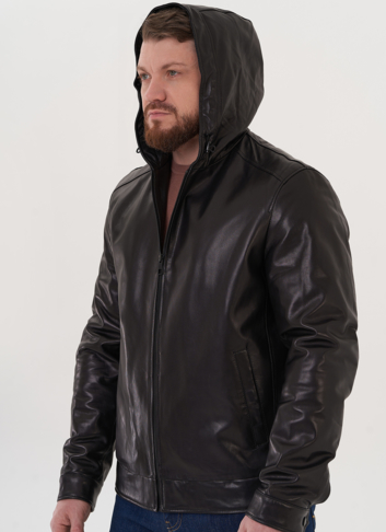 Мужской кожаный бомбер с капюшоном