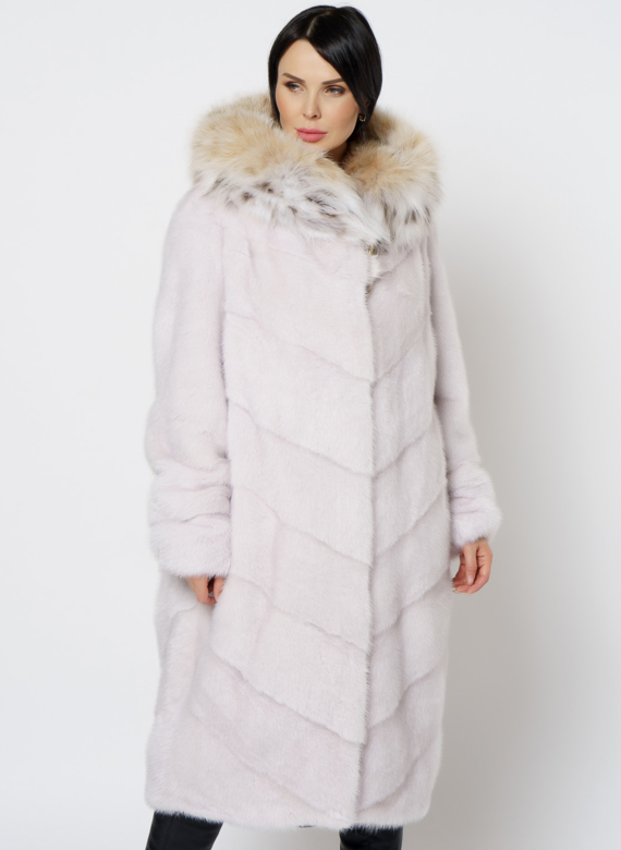 Светлая шуба с рысью