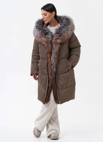 Пуховик с отделкой из меха блюфрост