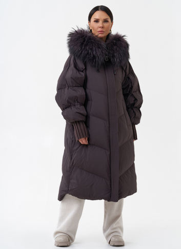 Длинный женский пуховик с капюшоном