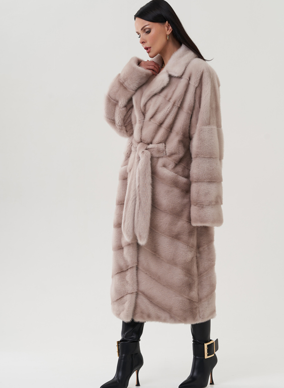 Шуба из норки с английским воротником 