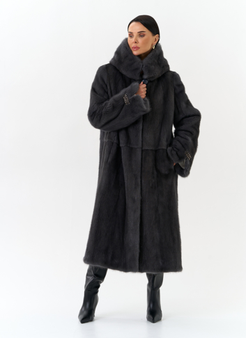 Женская шуба из меха норки с капюшоном