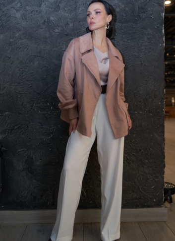 Женская куртка из эко замши с поясом