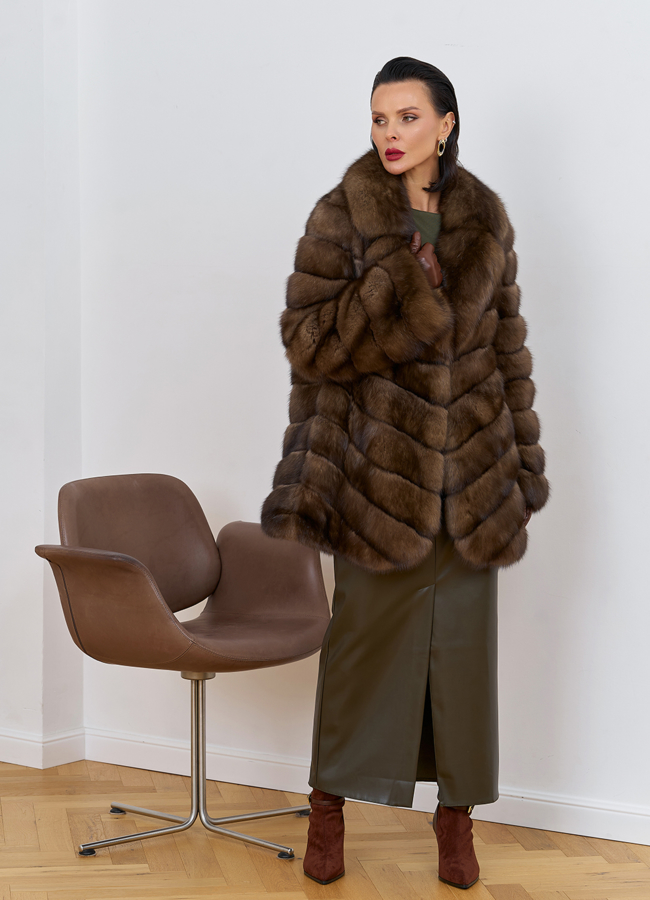 Женская шуба из соболя с английским воротником модель № 31771 в рассрочку