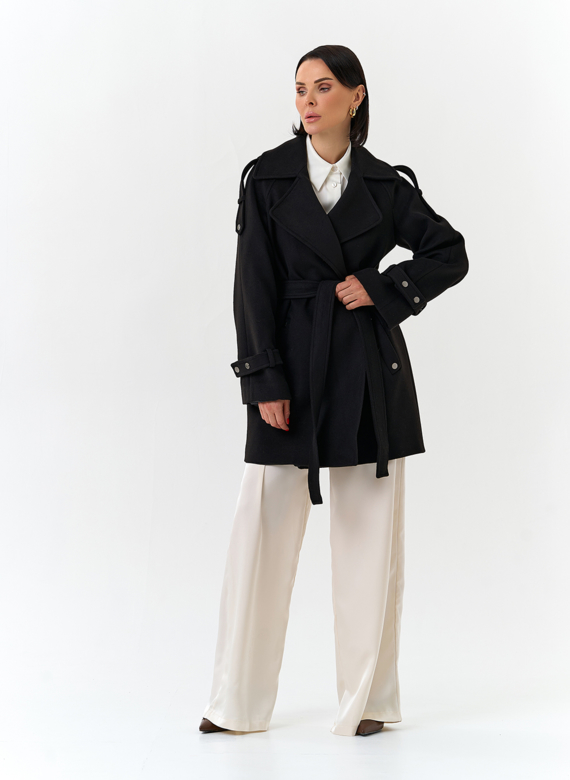 Женское укороченное пальто с английским воротником