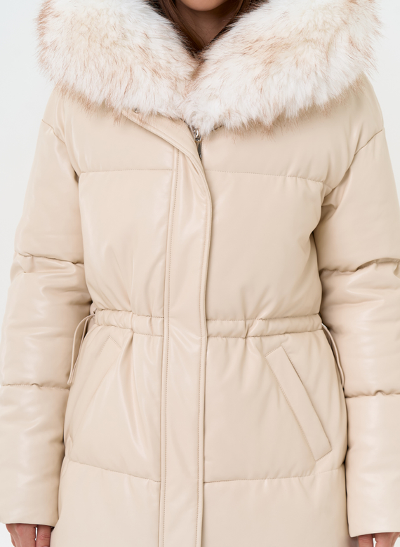 Женский пуховик из эко кожи с отделкой из эко меха