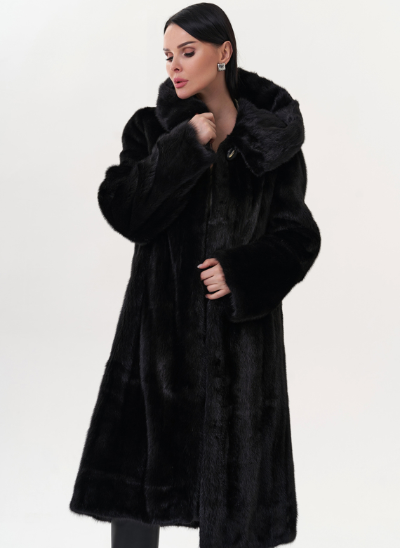 Норковая шуба черного цвета