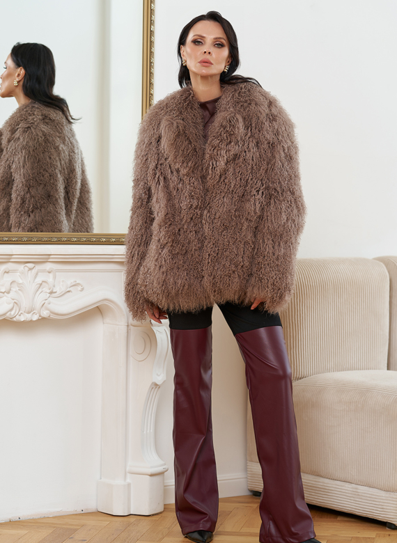 Женская шуба из меха ламы