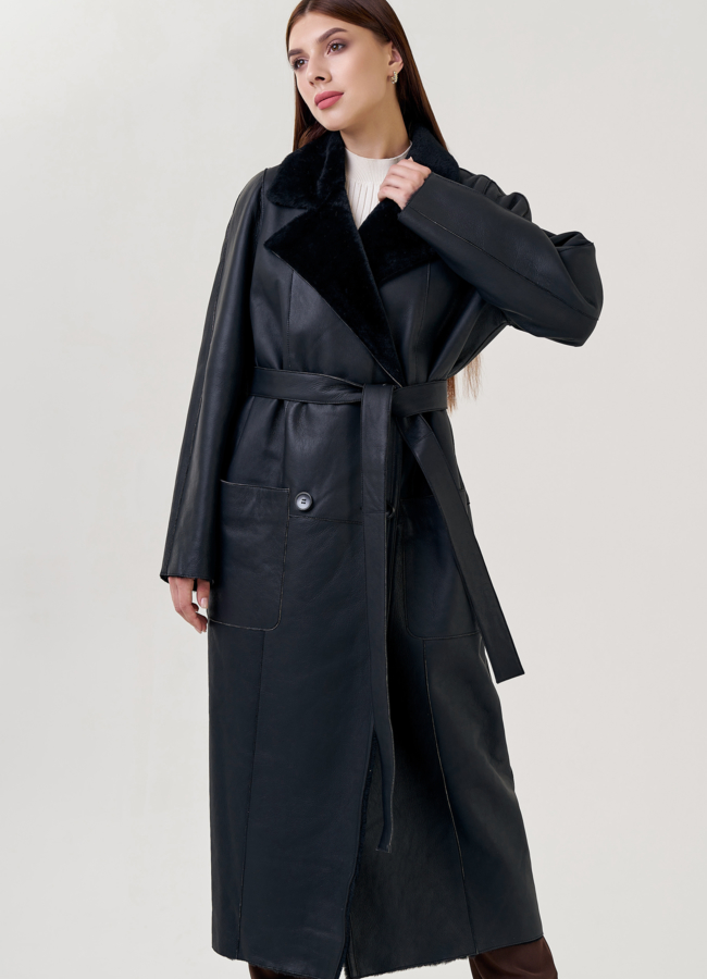 Женская дубленка черного цвета с английским воротником  модель № 23248 в рассрочку