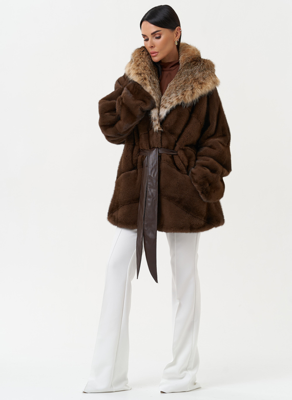 Женская шуба из меха норки с капюшоном из меха рыси