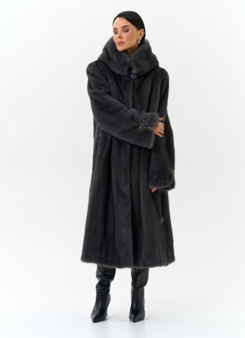 Женская шуба из меха норки с капюшоном