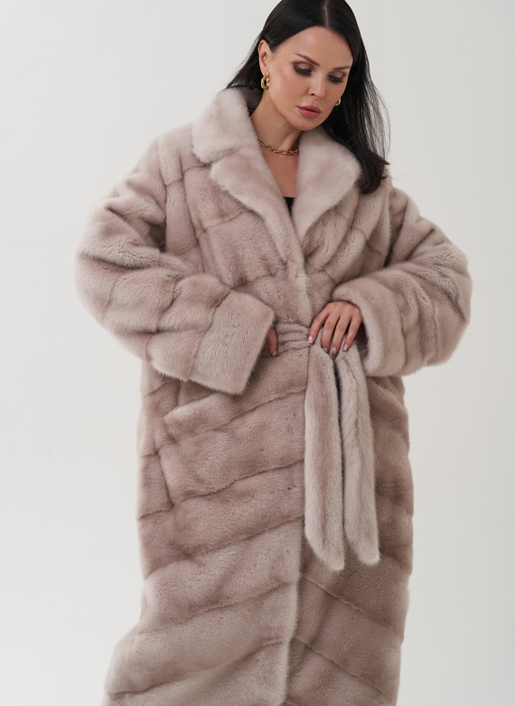 Шуба из норки с английским воротником 