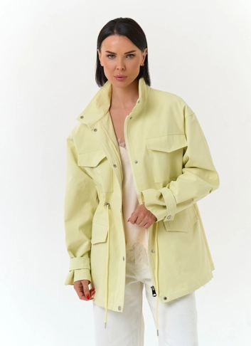 Женская ветровка с воротником стойкой