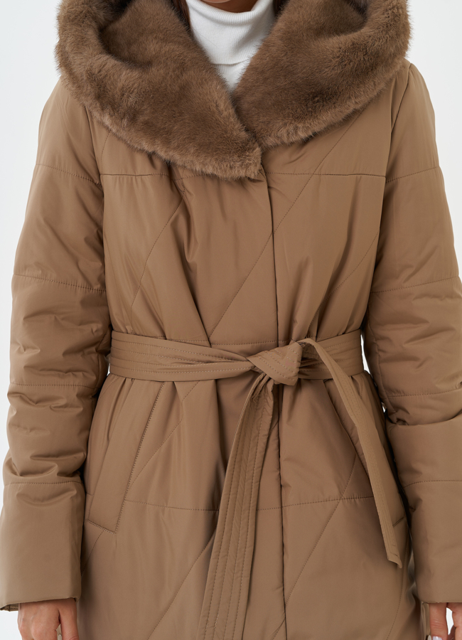 Пуховик с капюшоном из эко меха модель № 28400 в рассрочку