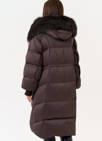 Женский пуховик с капюшоном из меха чернобурки