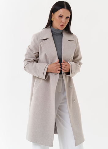 Пальто бежевого цвета с английским воротником