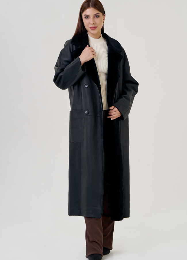 фото Женская дубленка черного цвета с английским воротником  модель № 23248