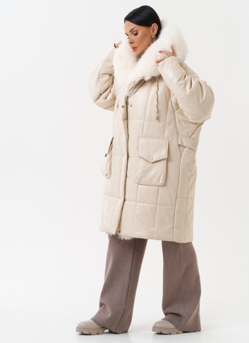 Пуховик из эко кожи с капюшоном из эко меха 