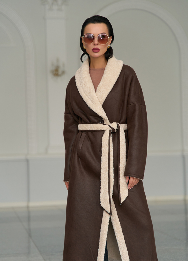 Женская двухсторонняя дубленка из эко замши с воротником шаль модель № 31437 в кредит