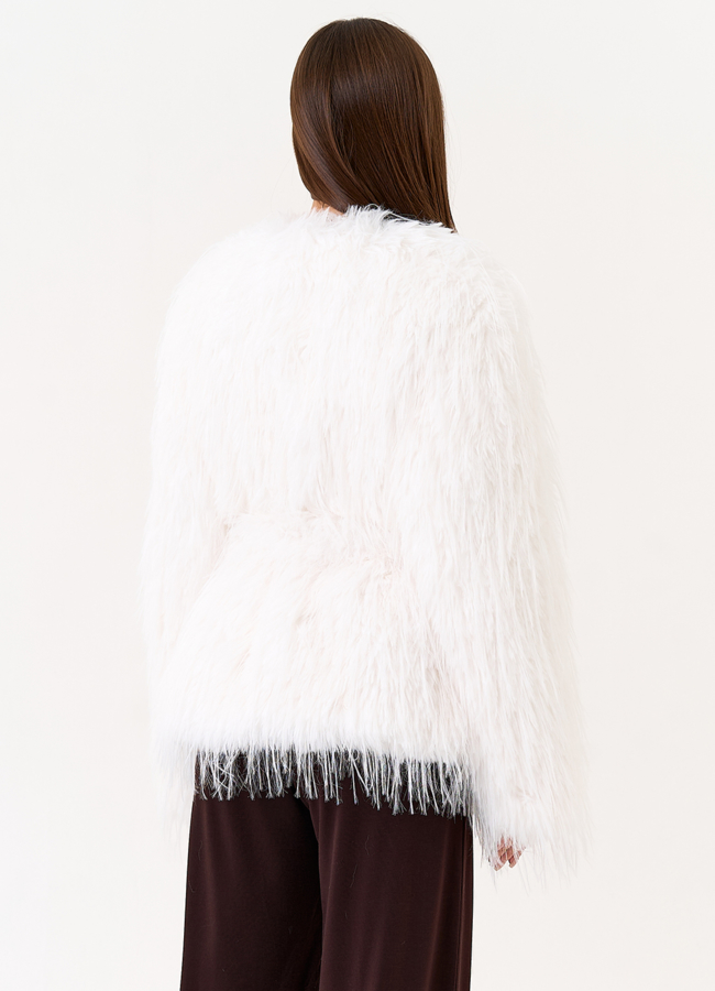 Женская шуба под эко страуса белого цвета модель № 31265 в кредит