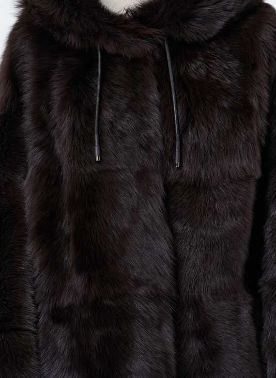 Женская двухсторонняя дубленка с капюшоном