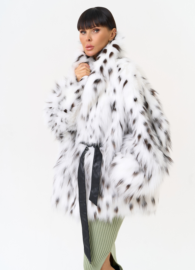 Белая шуба из меха лисы с поясом модель № 31648 в рассрочку
