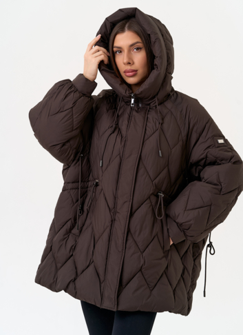 Женский пуховик с капюшоном коричневого цвета