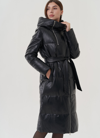 Женский пуховик из эко кожи с капюшоном