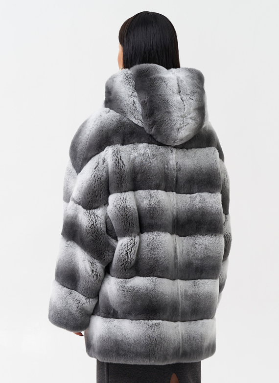 Шуба из кролика с капюшоном