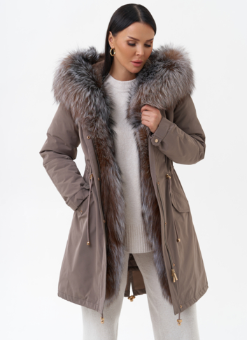Парка женская с отделкой из меха чернобурки