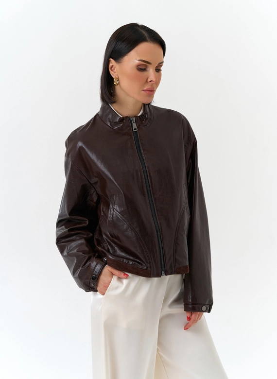 Женская короткая куртка из натуральной кожи