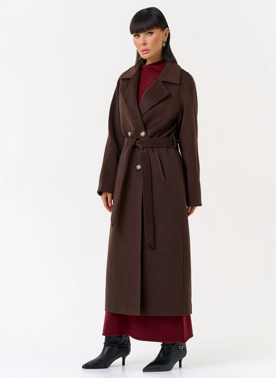 Женское пальто с акцентными пуговицами